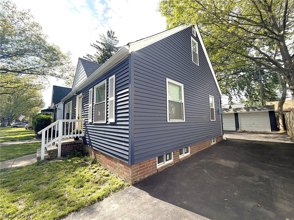 11804 Kensington Avenue Cleveland OH 44111