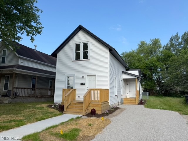 404 5th Street NW New Philadelphia OH 44663