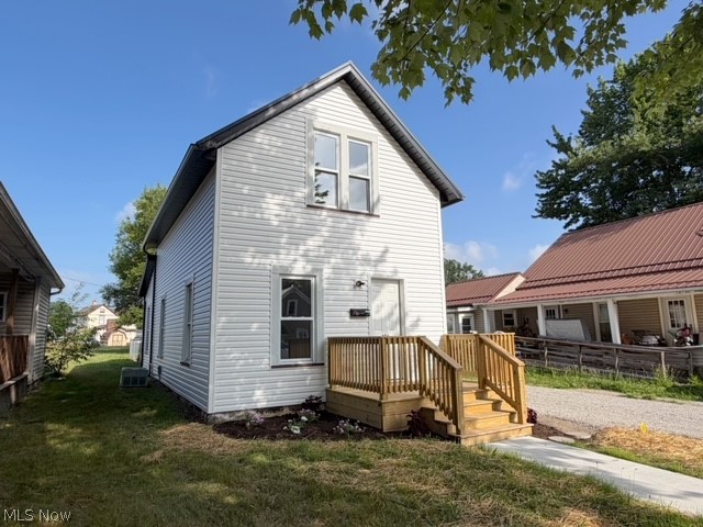 404 5th Street NW New Philadelphia OH 44663