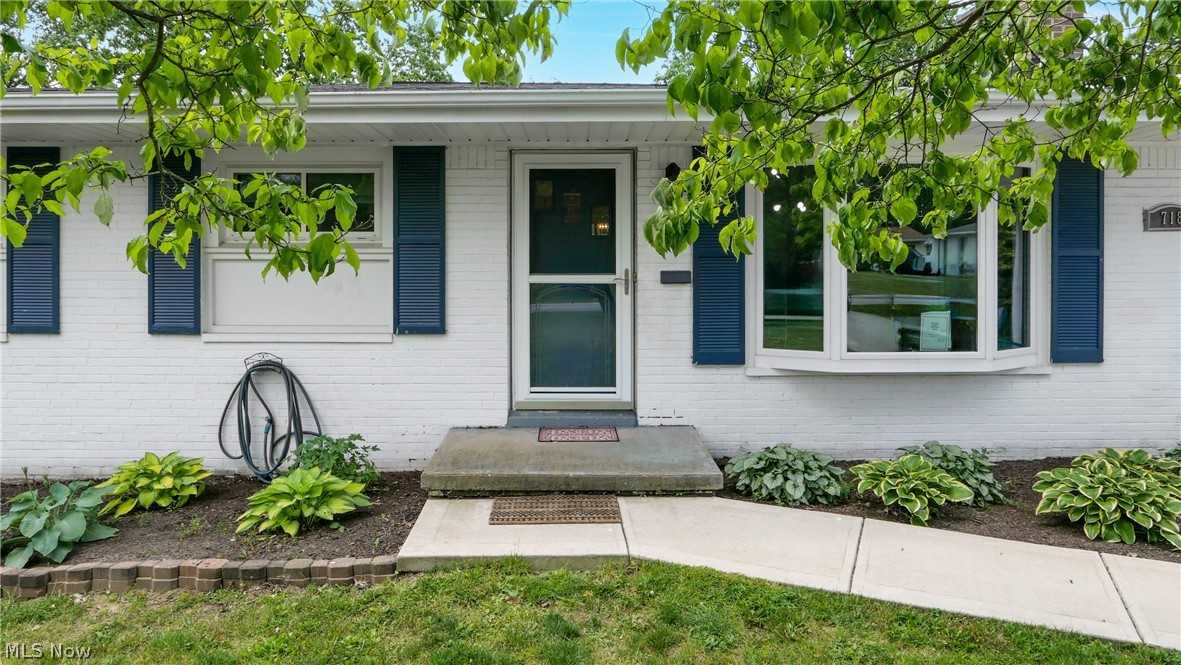 718 Starlight Drive Seven Hills OH 44131