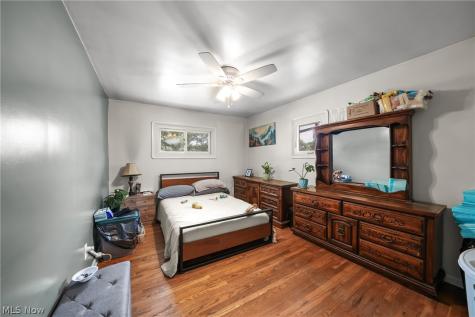 718 Starlight Drive Seven Hills OH 44131