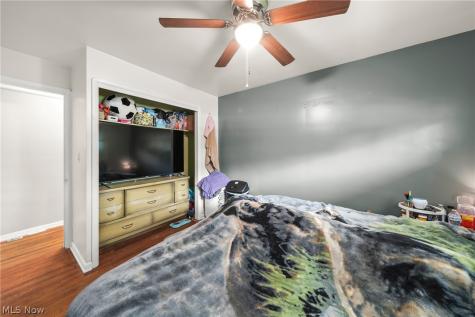 718 Starlight Drive Seven Hills OH 44131
