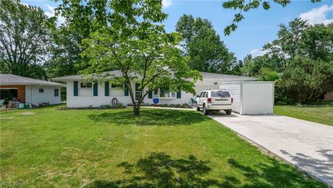 718 Starlight Drive Seven Hills OH 44131