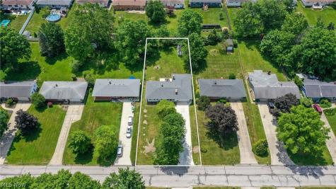 718 Starlight Drive Seven Hills OH 44131