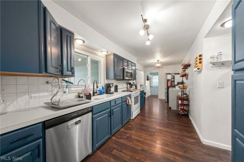718 Starlight Drive Seven Hills OH 44131