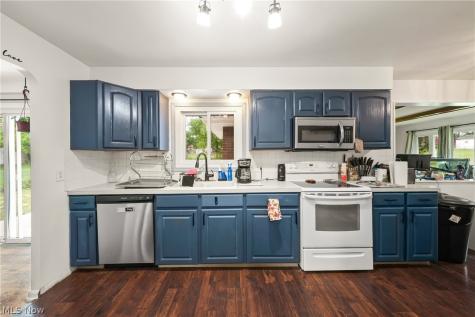 718 Starlight Drive Seven Hills OH 44131