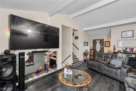 5142 E Berkshire Drive E North Olmsted OH 44070
