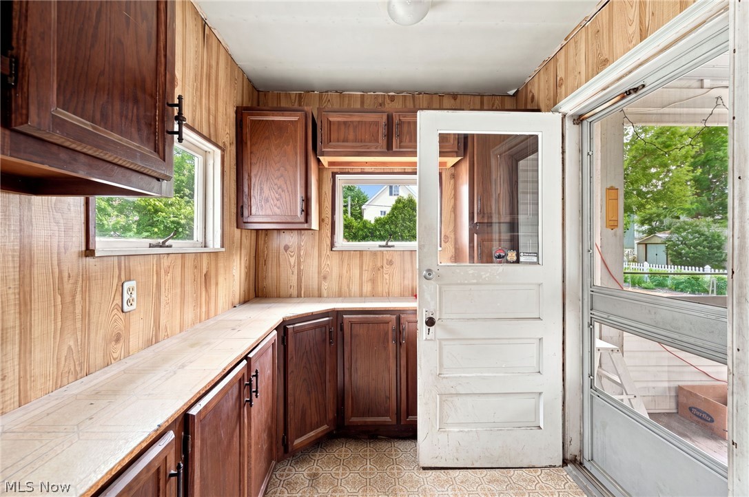 1339 Park Row Lakewood OH 44107