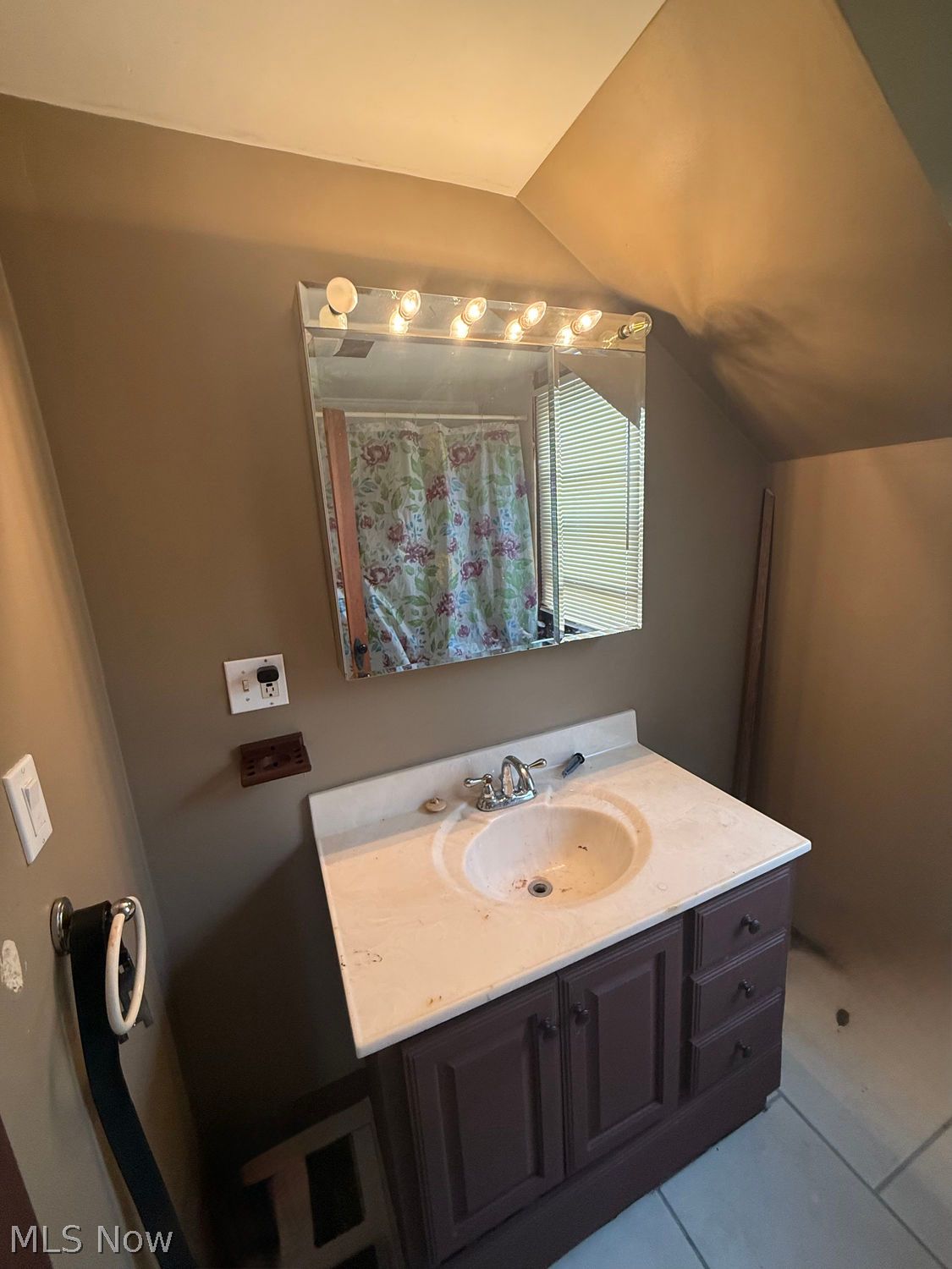 404 Bonnie Brae Avenue SE Warren OH 44484