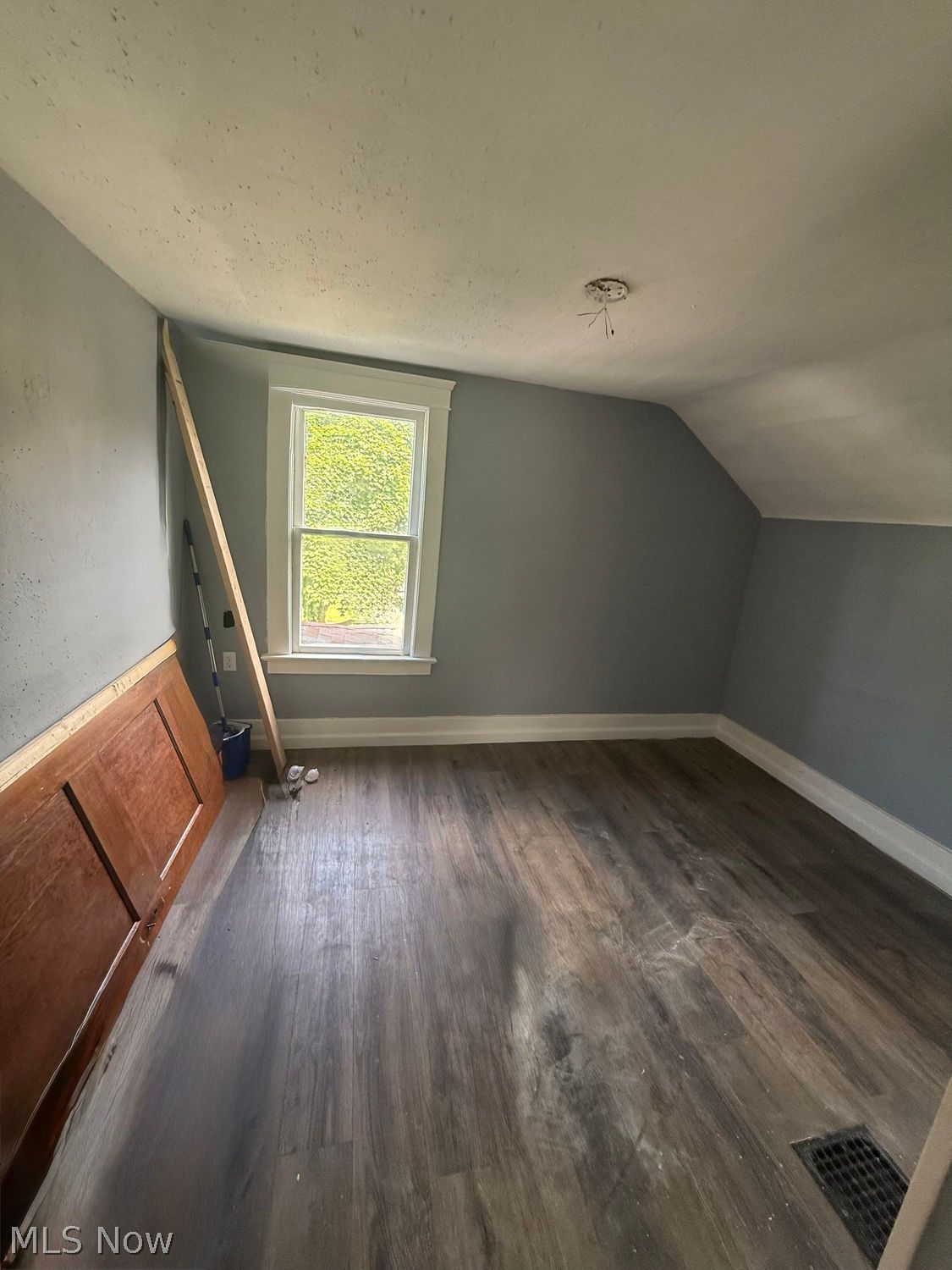 404 Bonnie Brae Avenue SE Warren OH 44484