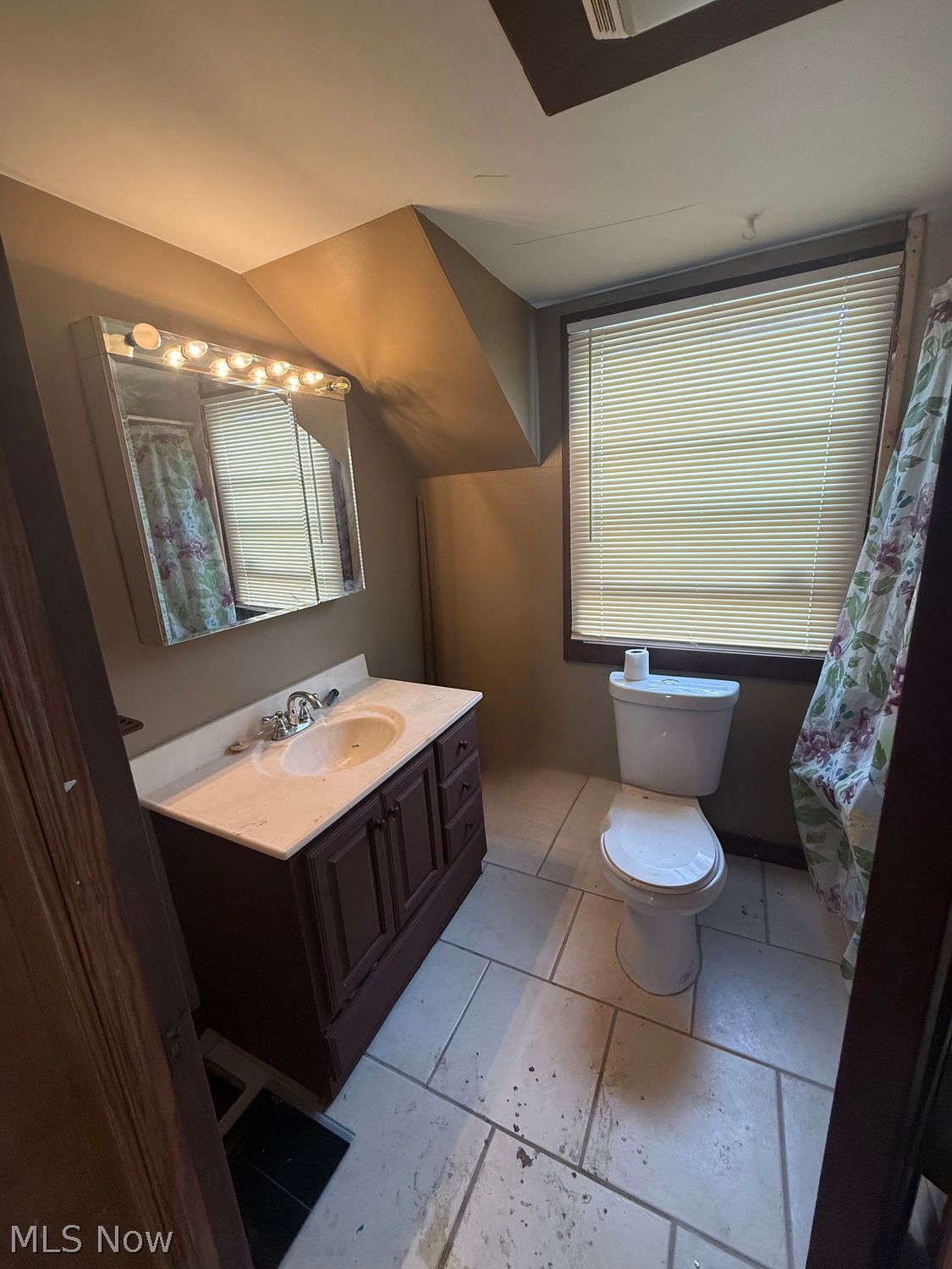 404 Bonnie Brae Avenue SE Warren OH 44484