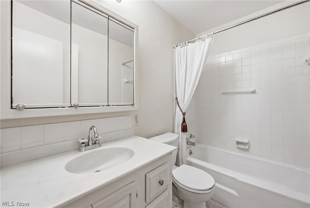 2286 Kennedy Drive Salem OH 44460