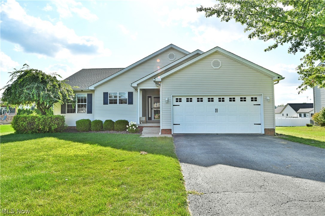 10420 Carrie Drive New Middletown OH 44442