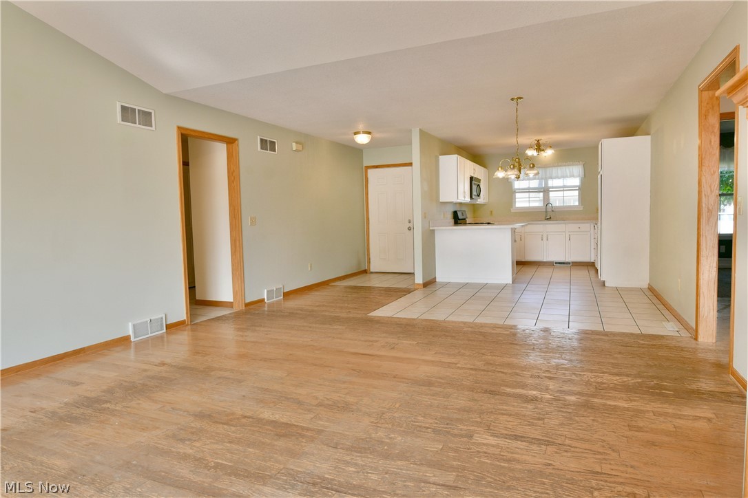 10420 Carrie Drive New Middletown OH 44442