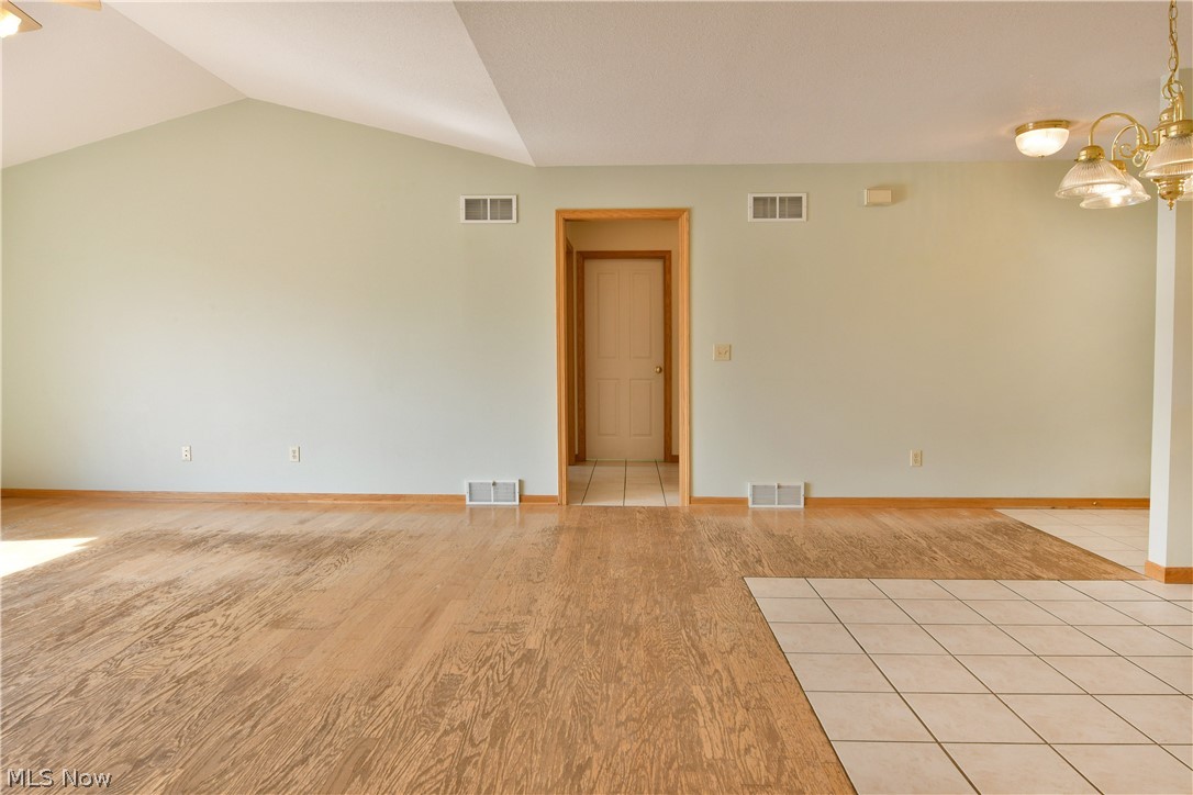 10420 Carrie Drive New Middletown OH 44442