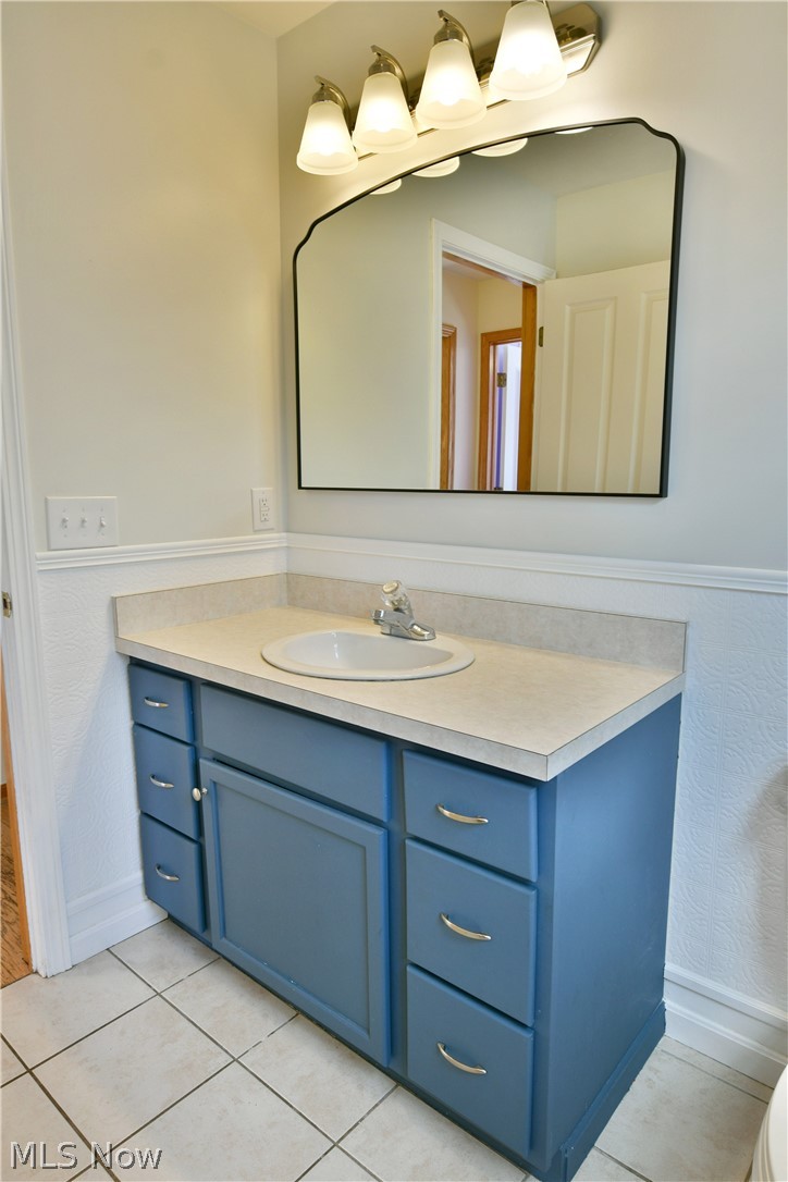 10420 Carrie Drive New Middletown OH 44442