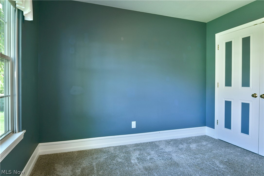 10420 Carrie Drive New Middletown OH 44442