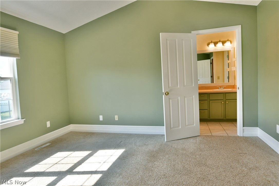 10420 Carrie Drive New Middletown OH 44442
