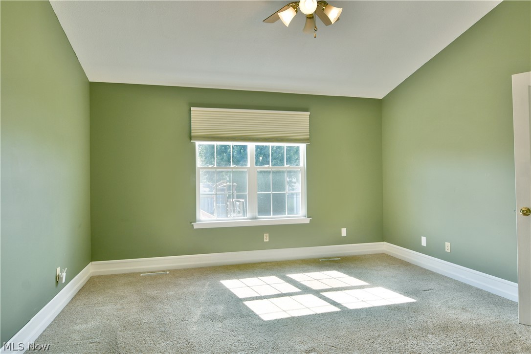 10420 Carrie Drive New Middletown OH 44442