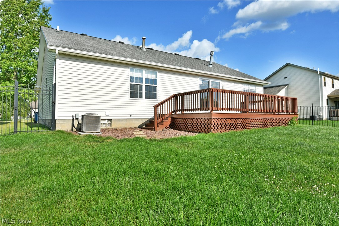 10420 Carrie Drive New Middletown OH 44442