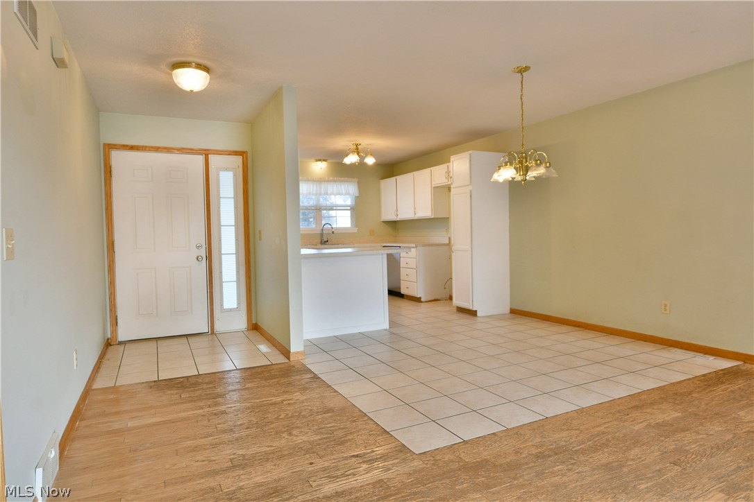 10420 Carrie Drive New Middletown OH 44442