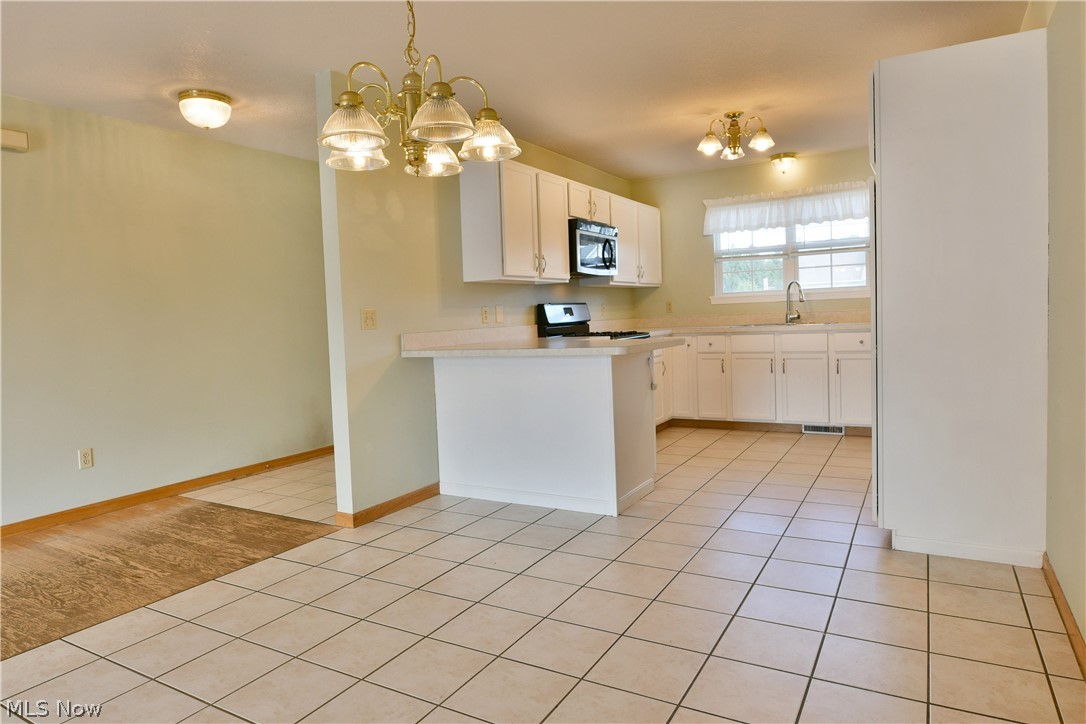 10420 Carrie Drive New Middletown OH 44442