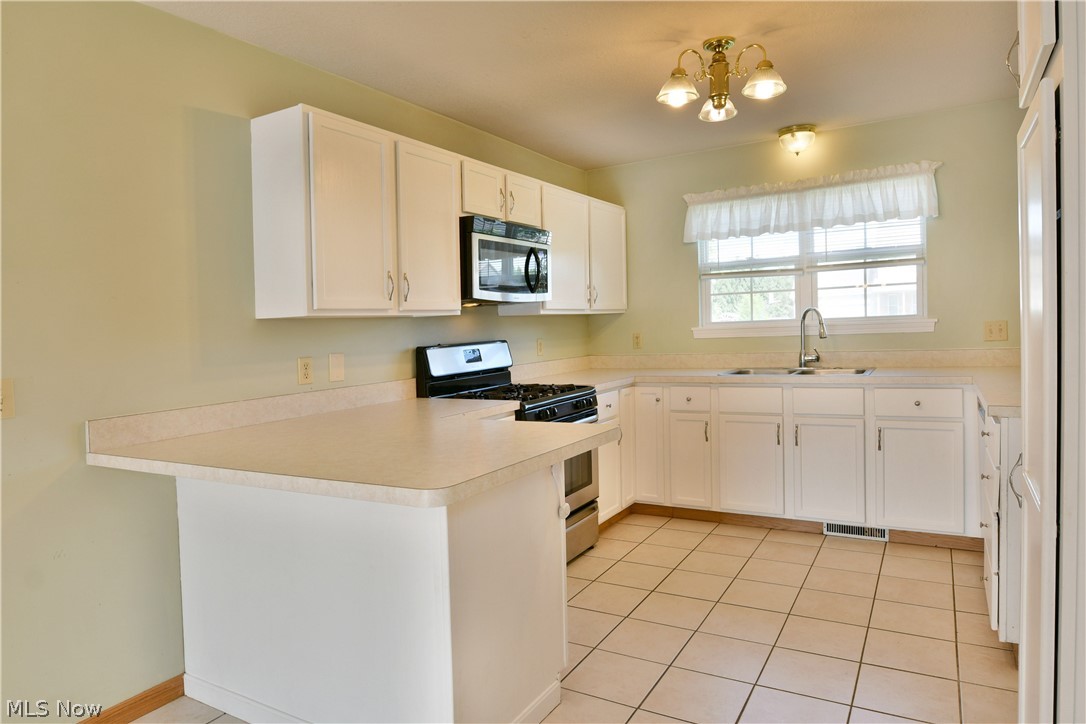 10420 Carrie Drive New Middletown OH 44442