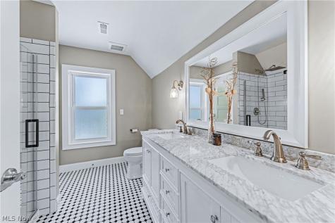 1596 Orchard Grove Avenue Lakewood OH 44107