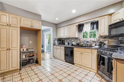 10717 Penfield Avenue Garfield Heights OH 44125