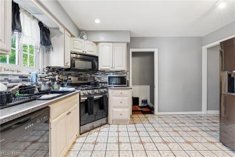10717 Penfield Avenue Garfield Heights OH 44125