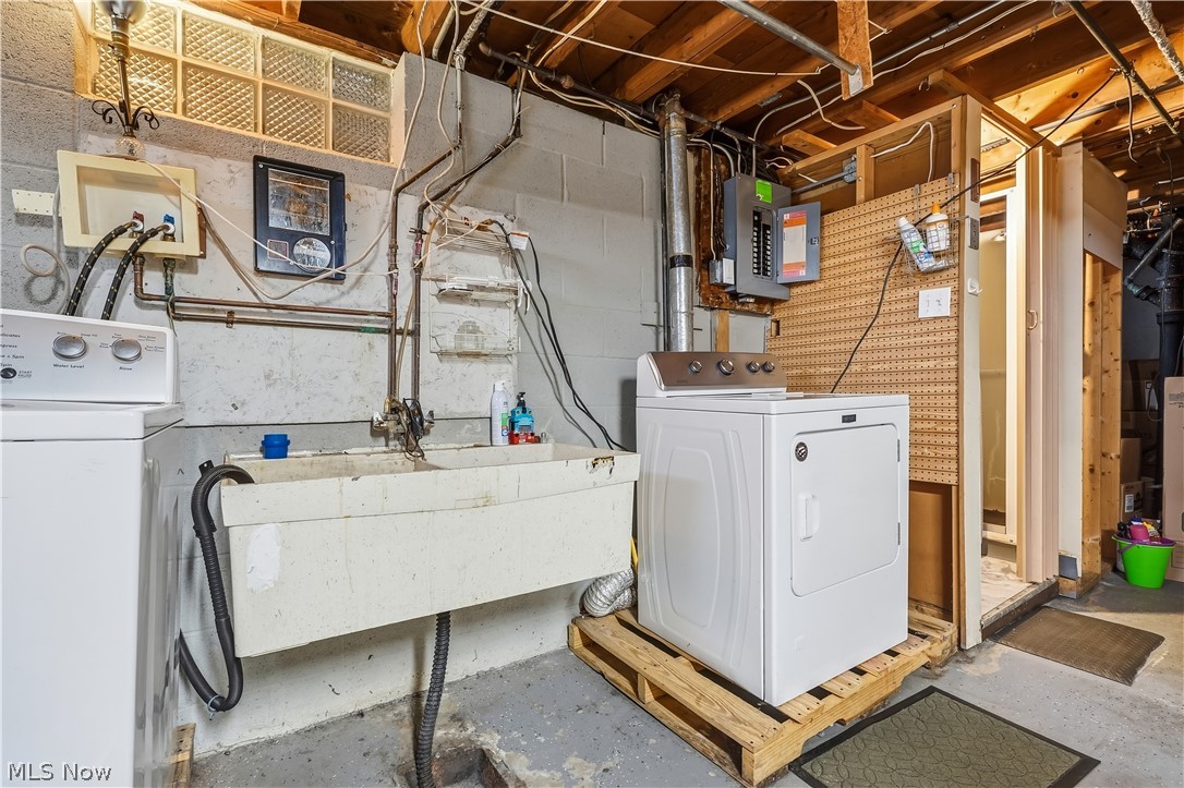 10717 Penfield Avenue Garfield Heights OH 44125