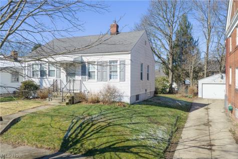 586 Lindell Street Akron OH 44305
