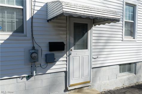 586 Lindell Street Akron OH 44305