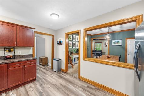 6342 Manchester Road New Franklin OH 44216