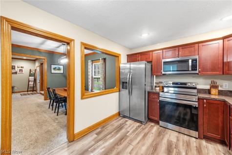 6342 Manchester Road New Franklin OH 44216