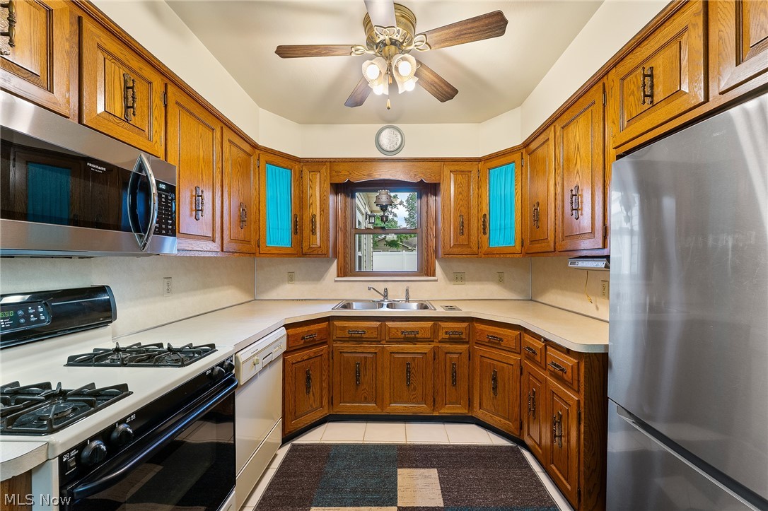 1827 Brockton Drive Austintown OH 44511
