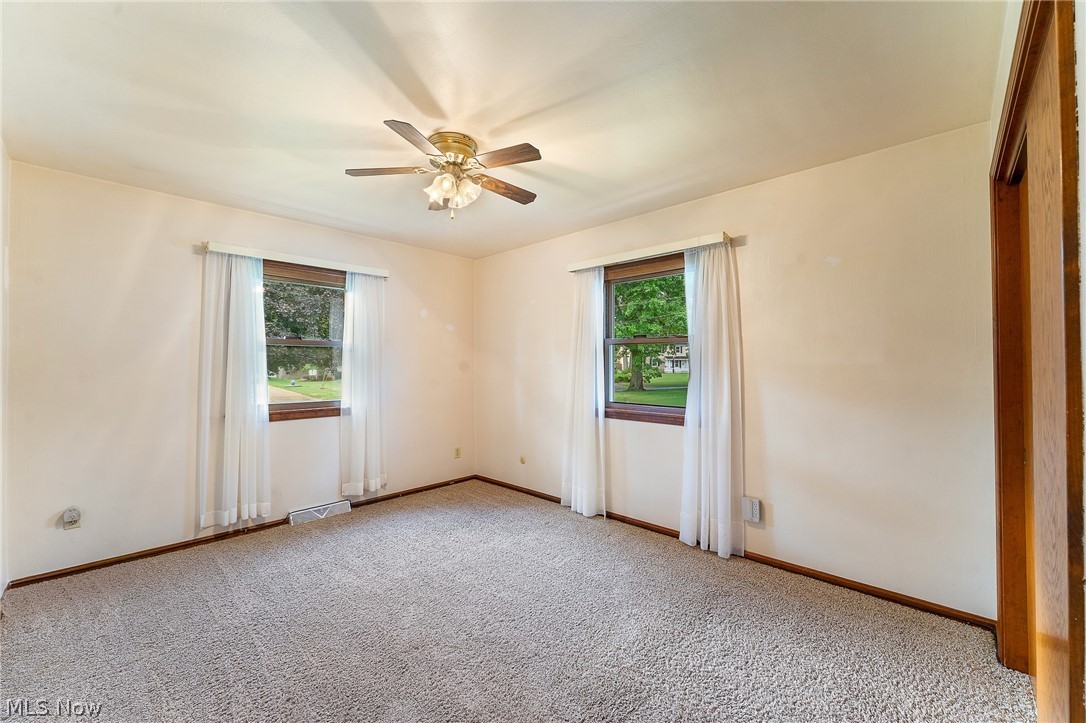 1827 Brockton Drive Austintown OH 44511