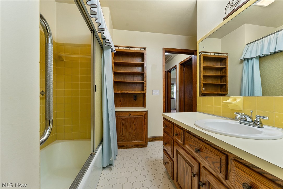 1827 Brockton Drive Austintown OH 44511