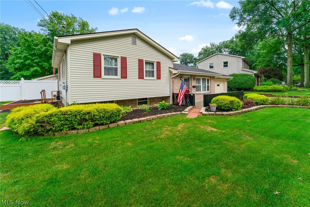 1827 Brockton Drive Austintown OH 44511
