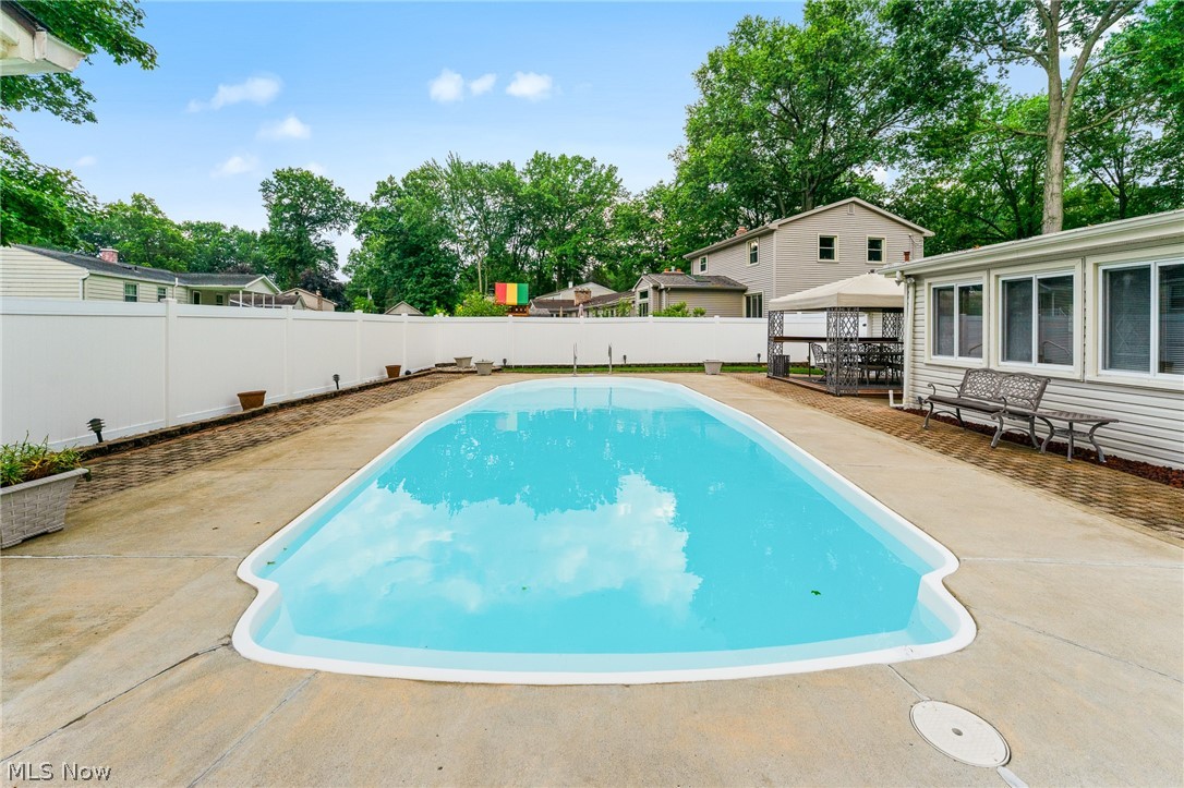 1827 Brockton Drive Austintown OH 44511