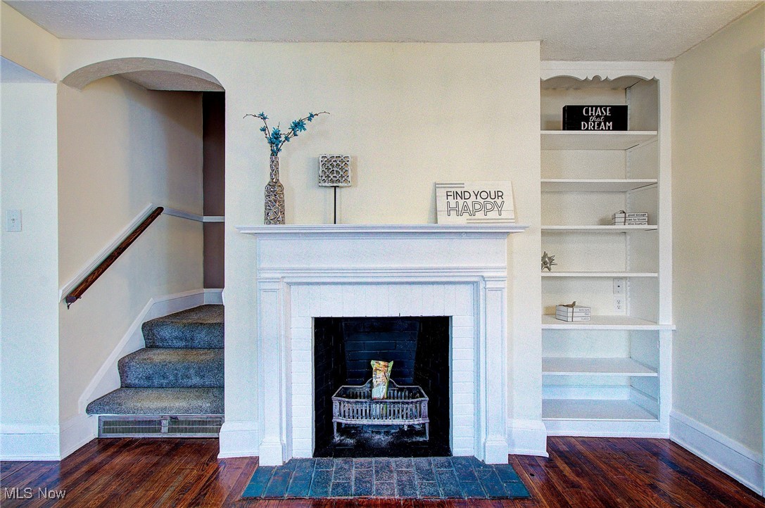 572 Aqueduct Street Akron OH 44303