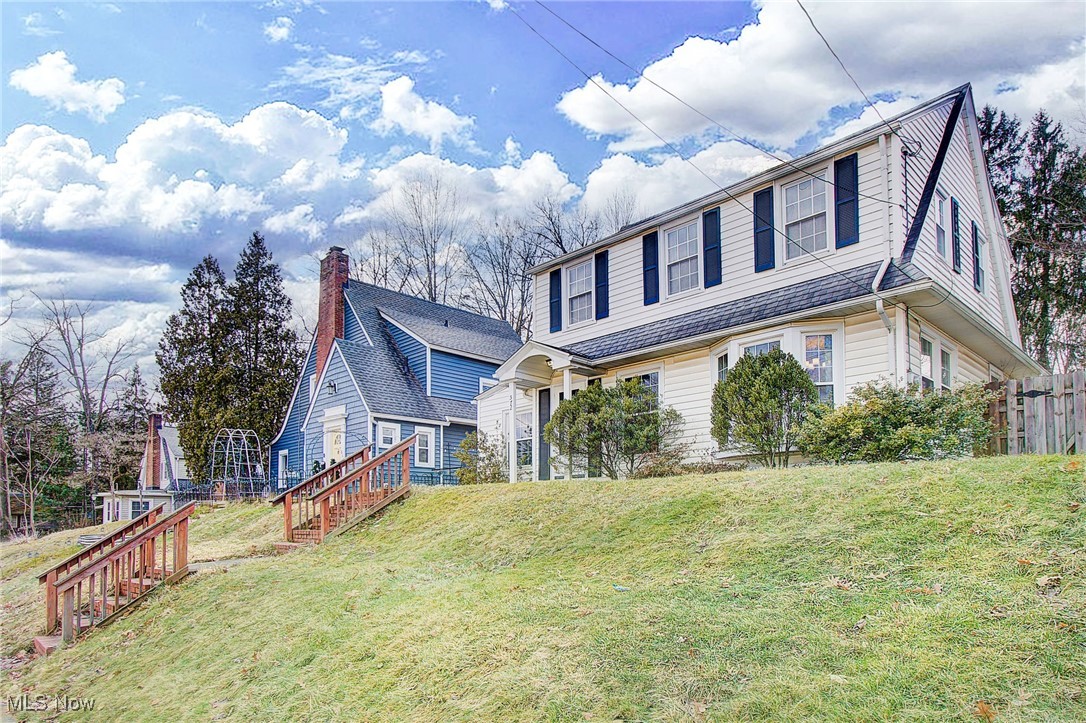 572 Aqueduct Street Akron OH 44303