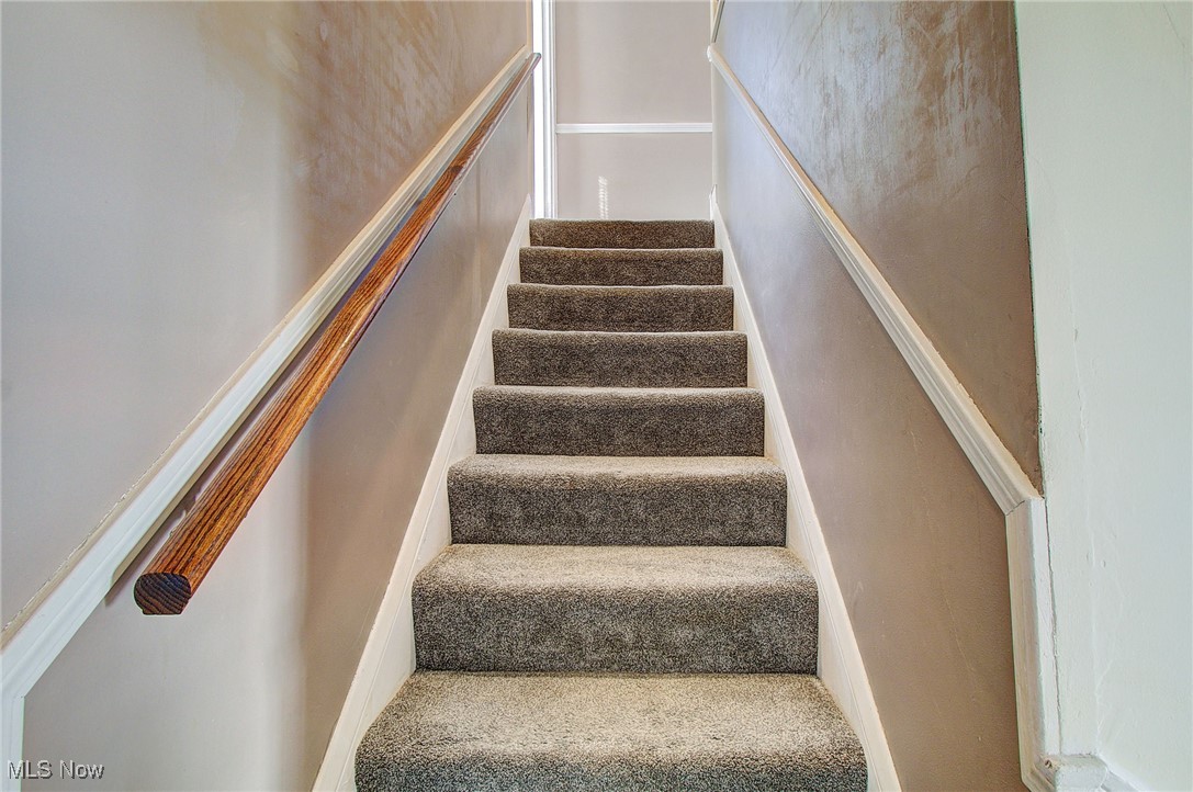 572 Aqueduct Street Akron OH 44303