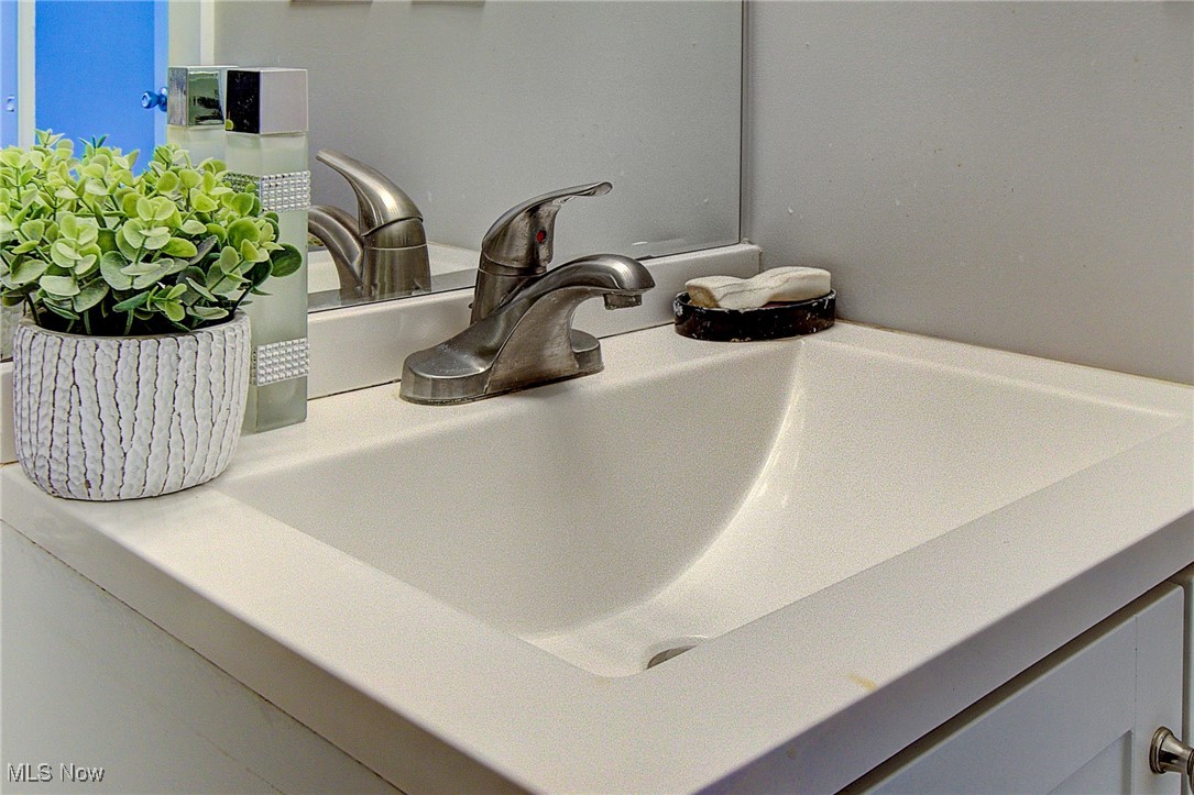 572 Aqueduct Street Akron OH 44303