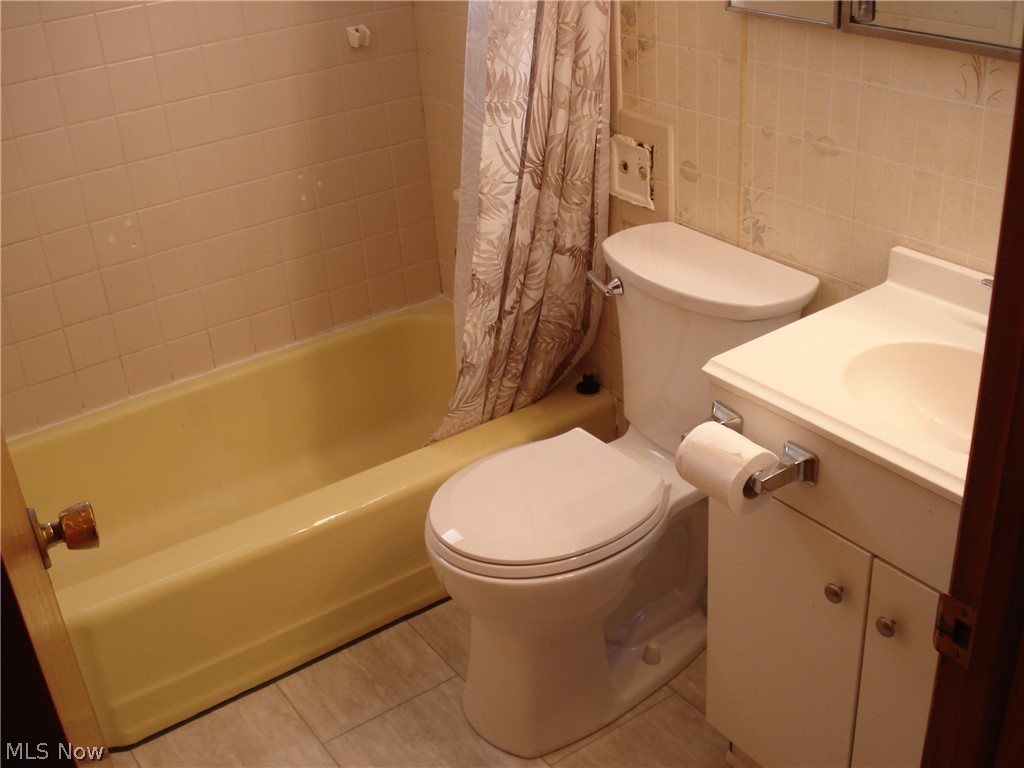 716 Chestnut Street Conneaut OH 44030