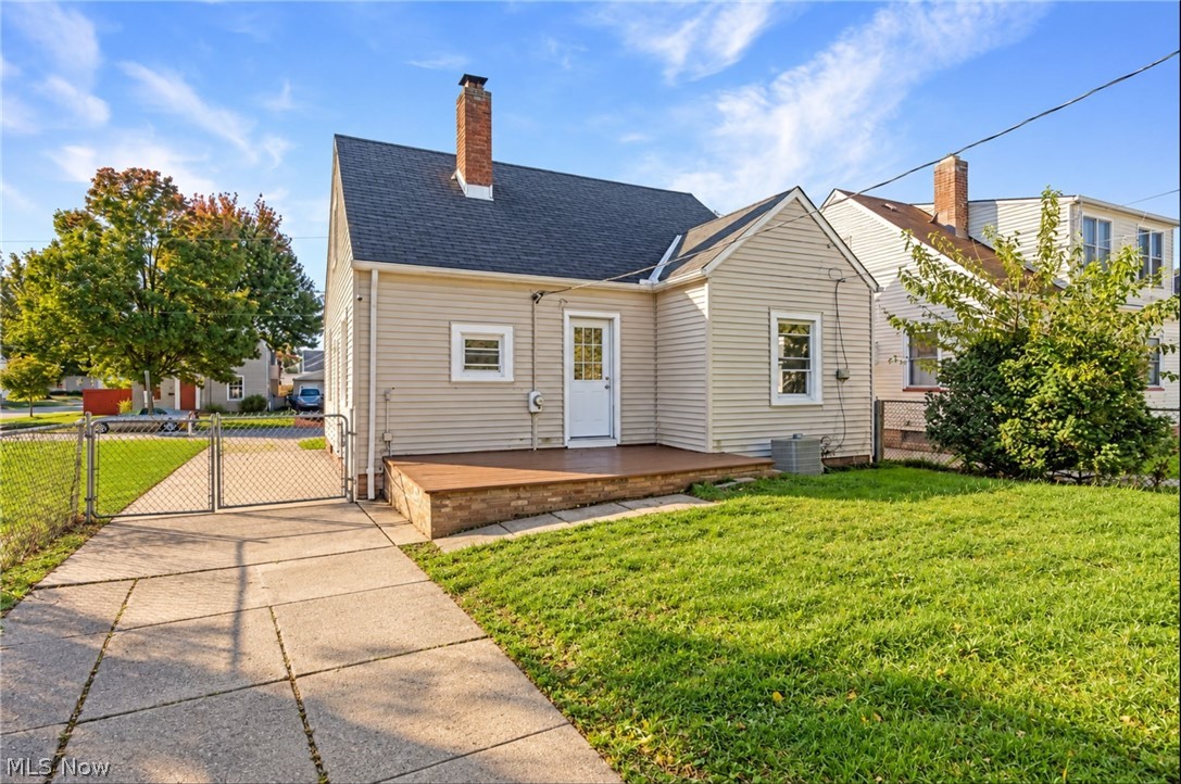 12204 Wayland Avenue Cleveland OH 44111