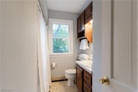 1592 Laclede Road South Euclid OH 44121