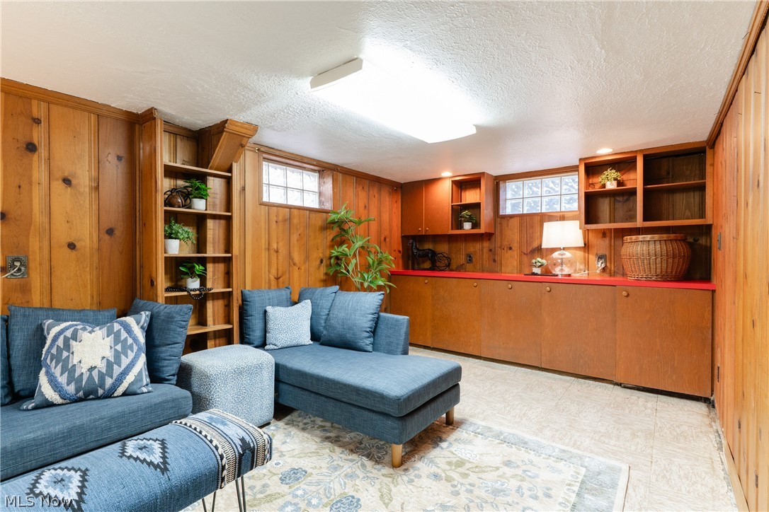 1592 Laclede Road South Euclid OH 44121