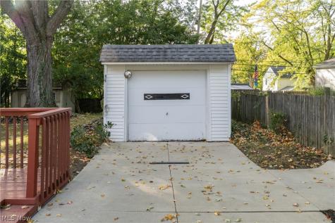 1592 Laclede Road South Euclid OH 44121