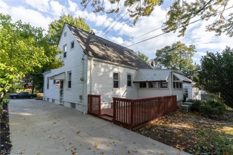 1592 Laclede Road South Euclid OH 44121